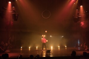 Photo.ray.jonglerie.ballon.retouche.Battements.de.cirque.tohu.20.sept.2020